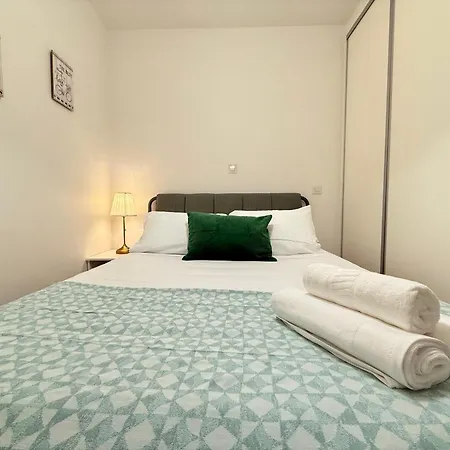Apartamento 2 Quartos - Ac - Proximo Rossio E Baixa *