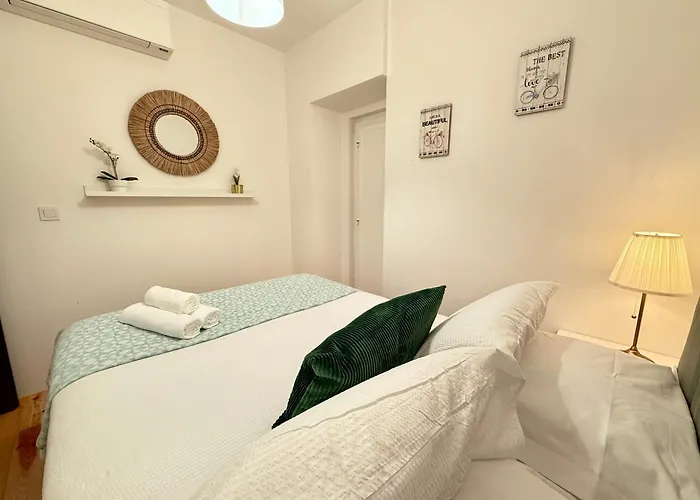 Apto Com 2 Quartos *