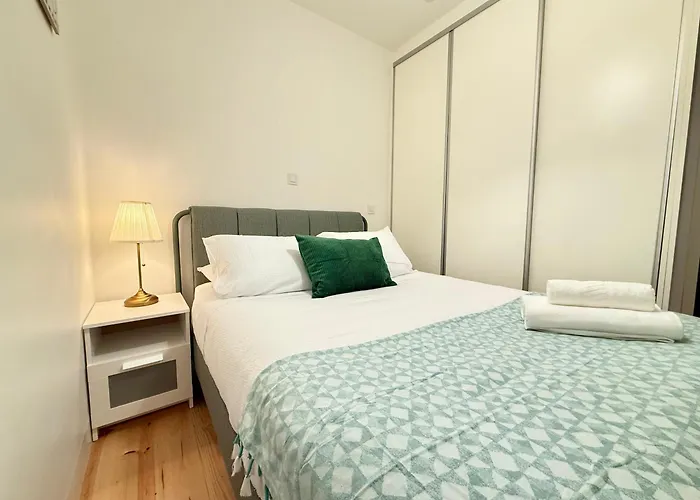 Apto Com 2 Quartos *